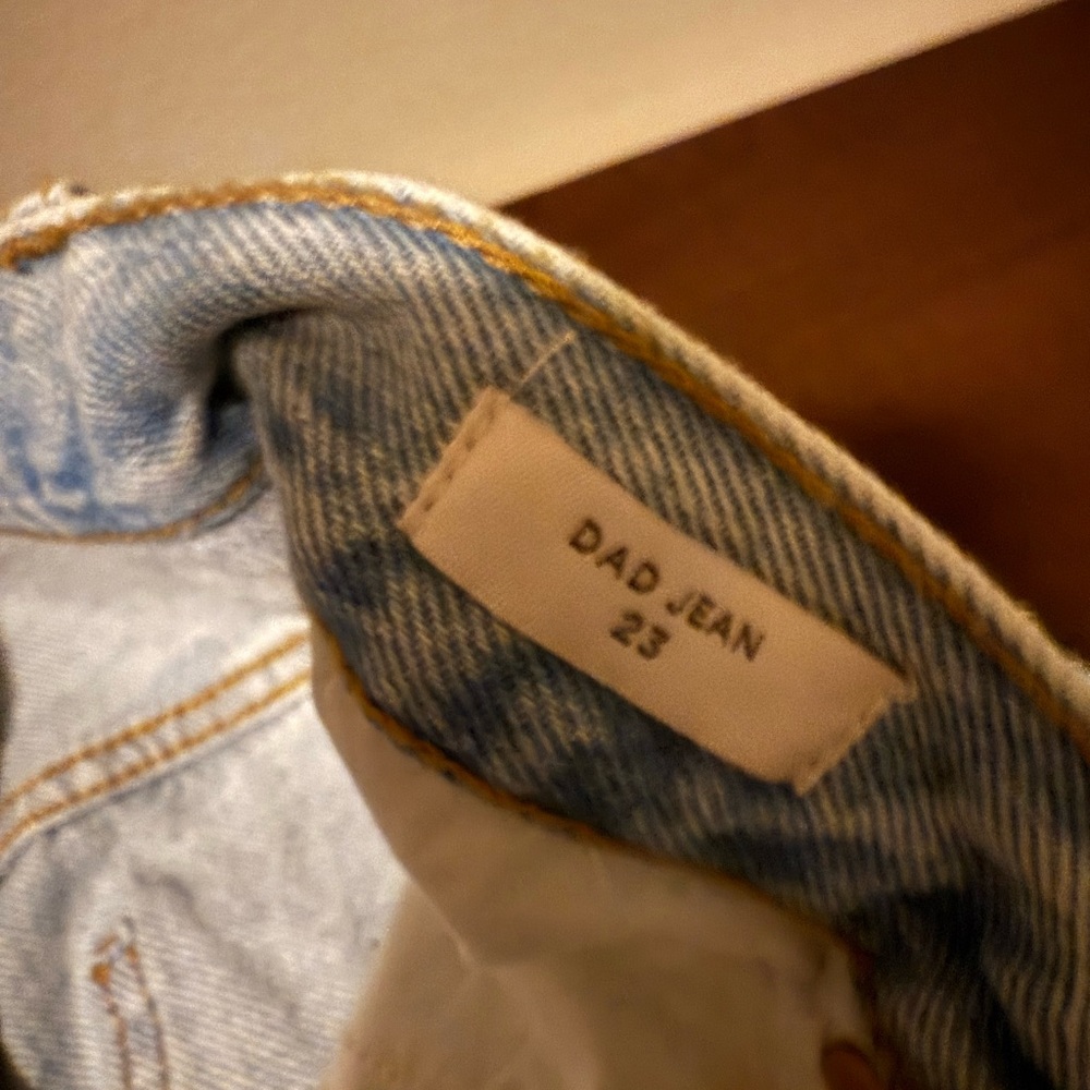 NEW!! PacSun buttonfly light wash distressed dad jeans size 23 - Picture 5 of 8